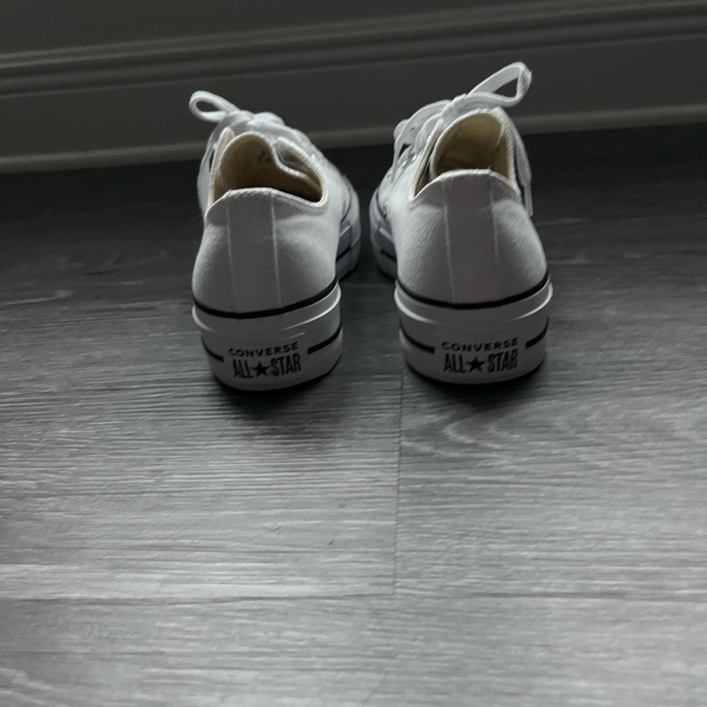 Never Worn! Women’s Converse Chuck Taylor All Star Lift Low-Top Sneaker - White - Picture 4 of 7